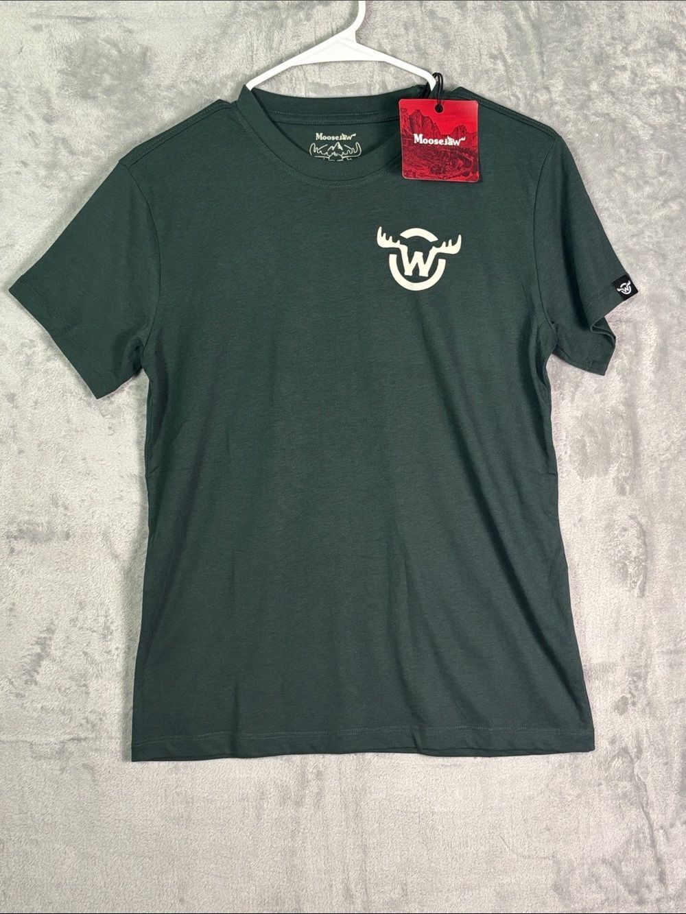 NWT New Moosejaw Green Spruce Fearsome Critter Womens Tee Size Small